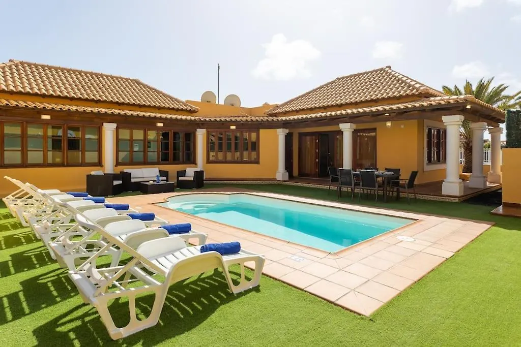 Villa Helen - Heated Pool Wifi Smarttv Barbecue Corralejo 0*,  Spain