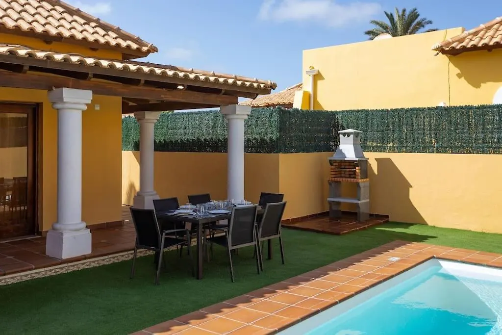 Villa Helen - Heated Pool Wifi Smarttv Barbecue Corralejo Spain