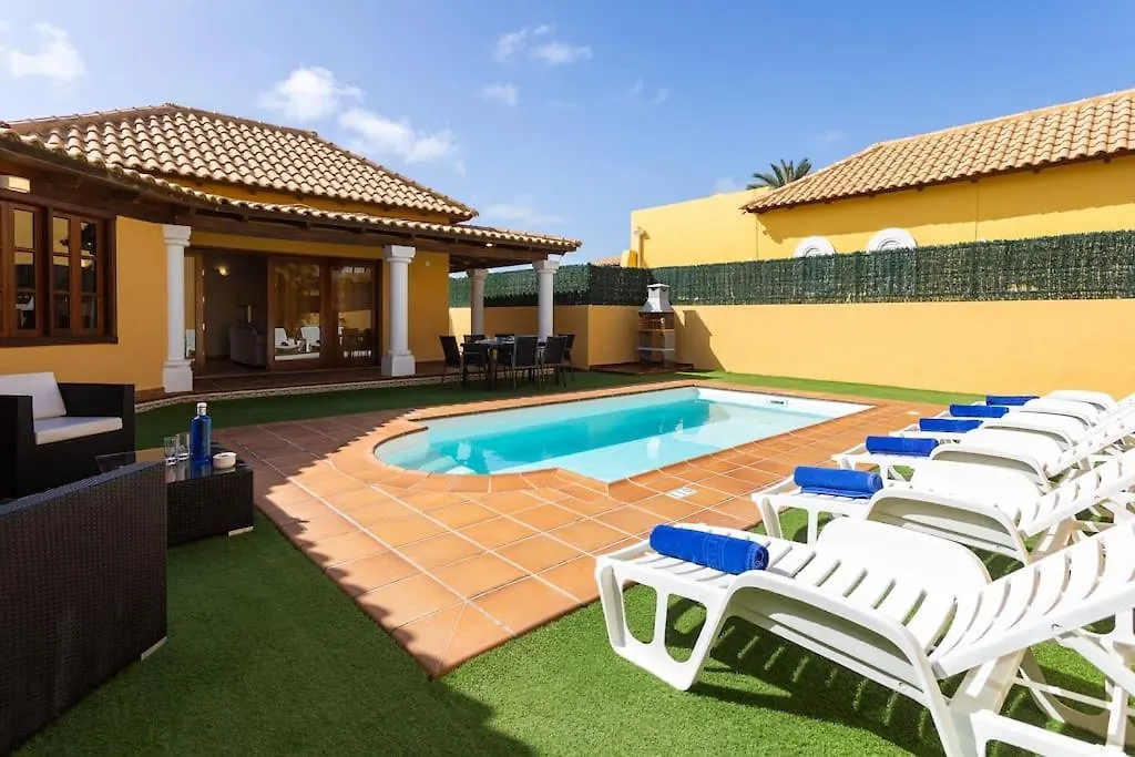 Villa Helen - Heated Pool Wifi Smarttv Barbecue Corralejo Spain